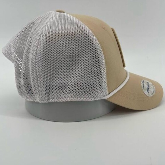 🆕Tommy Bahama Golf Club‎ Trucker Hat Beige Mesh Back Standard Fit - Picture 4 of 7